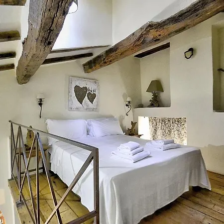 Sleeps 3 With Pool Apartamento *