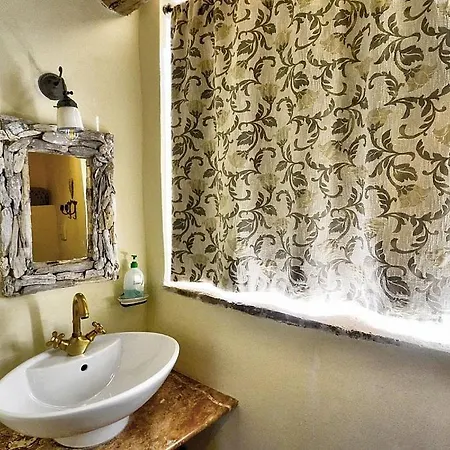 Sleeps 3 With Pool Apartamento