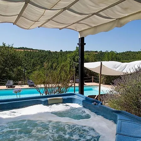 Sleeps 3 With Pool Galera